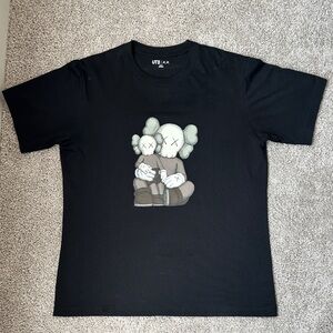 Kaws X UNIQLO XL Tee